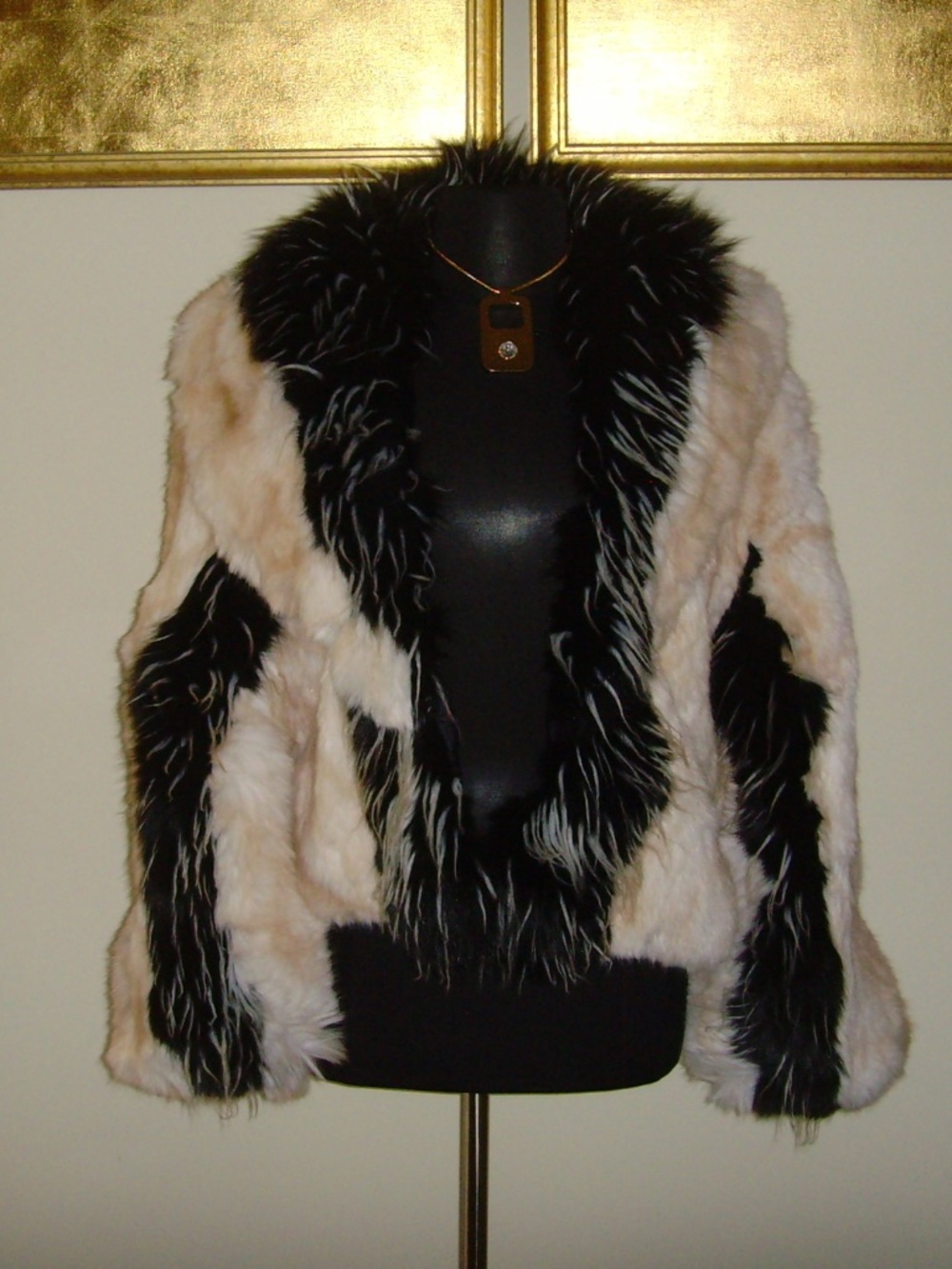 Faux Fur Cropped Jacket in Beige and Black - Size 4X